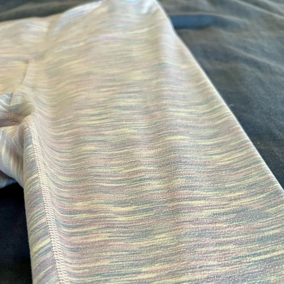 ❌SOLD❌ Outdoor Voices Strata 7/8 Legging in Super Bloom - Picture 3 of 6